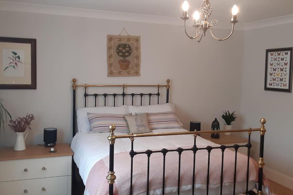 Pinewood Cotage - Country Walks And Relaxation Villa Blairgowrie and Rattray Екстериор снимка
